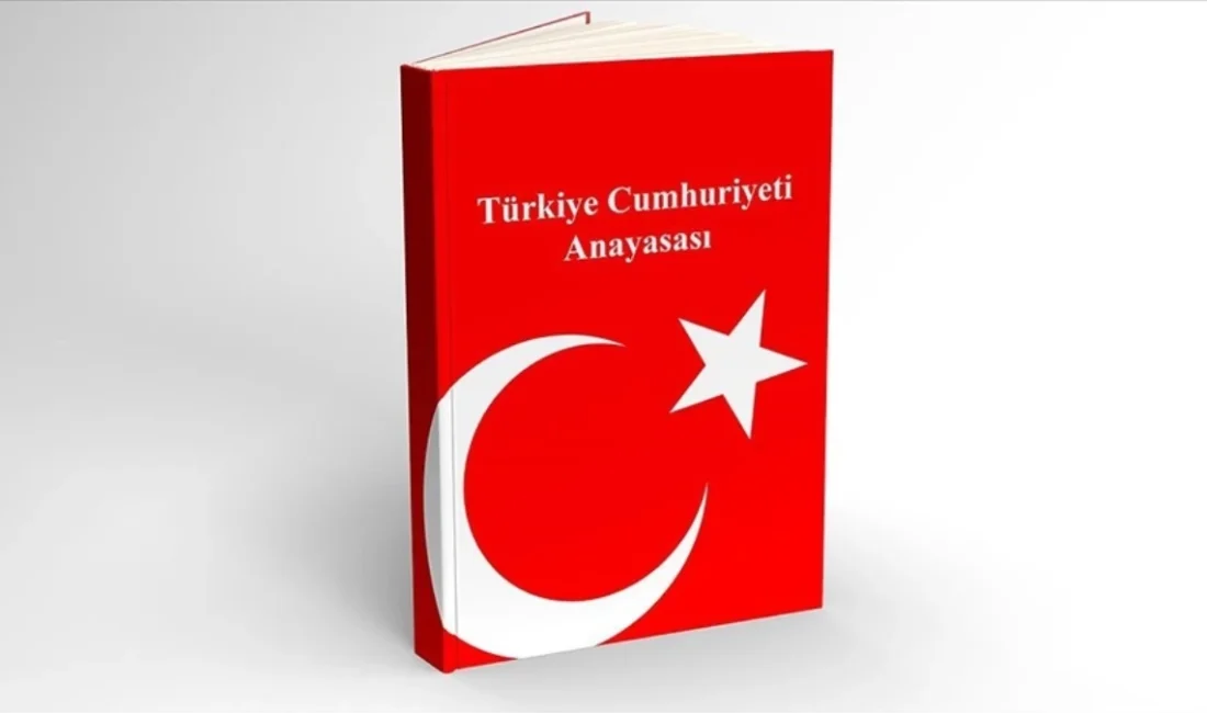 Türkiye Anayasası'nın ilk üç