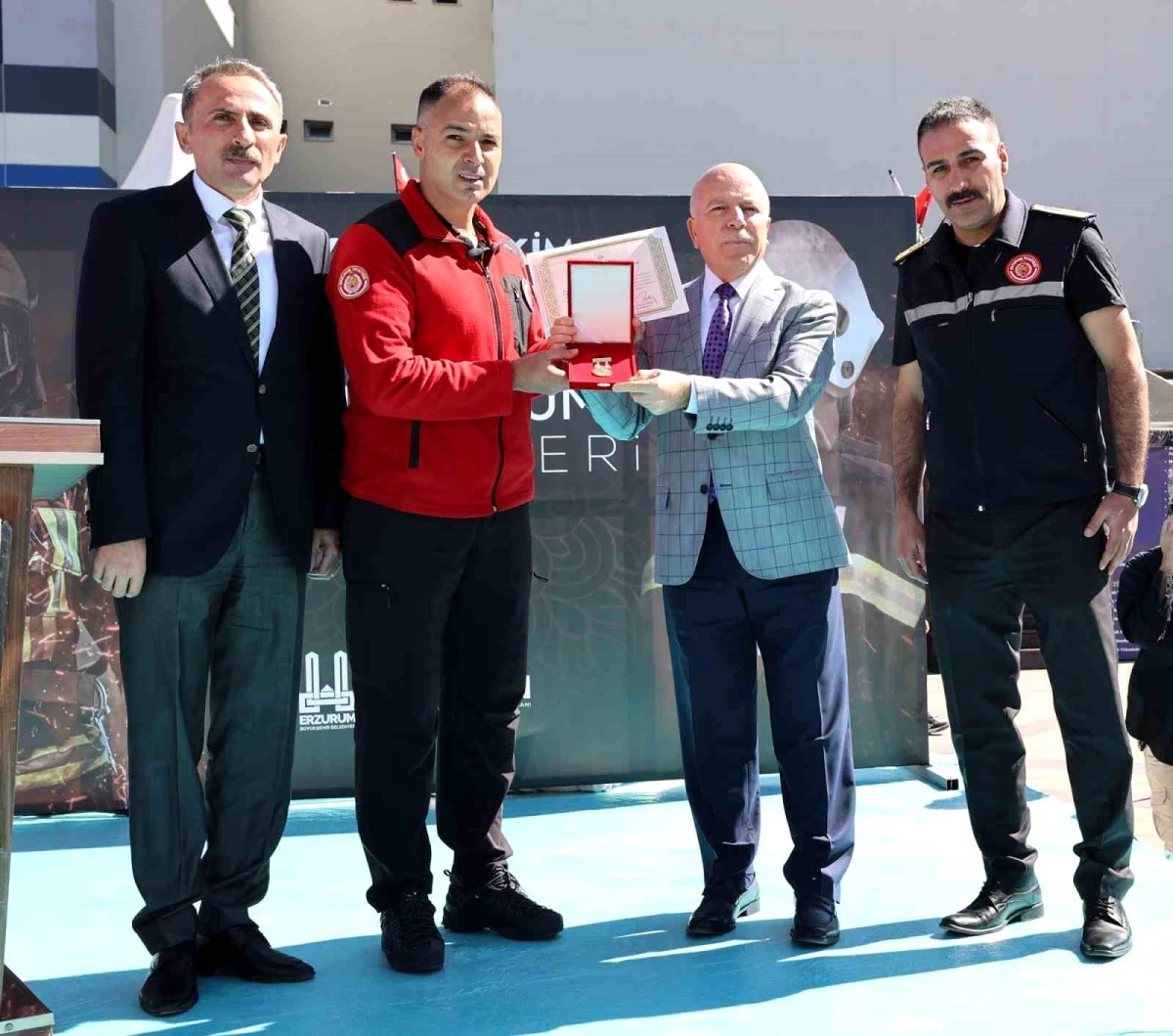 Cumhurbaşkanı Erdoğan’dan Erzurum İtfaiyesine Üstün Başarı Ödülü
