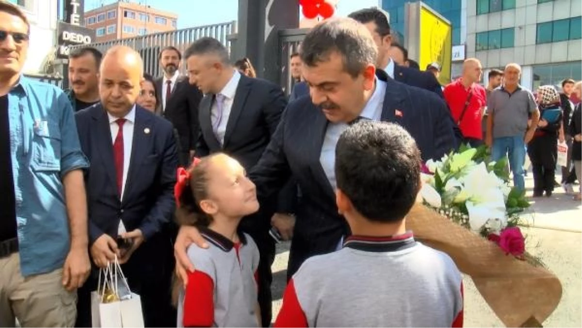 Milli Eğitim Bakanı Yusuf Tekin, Necmettin Öztürk İlkokulu’nun açılışında konuştu