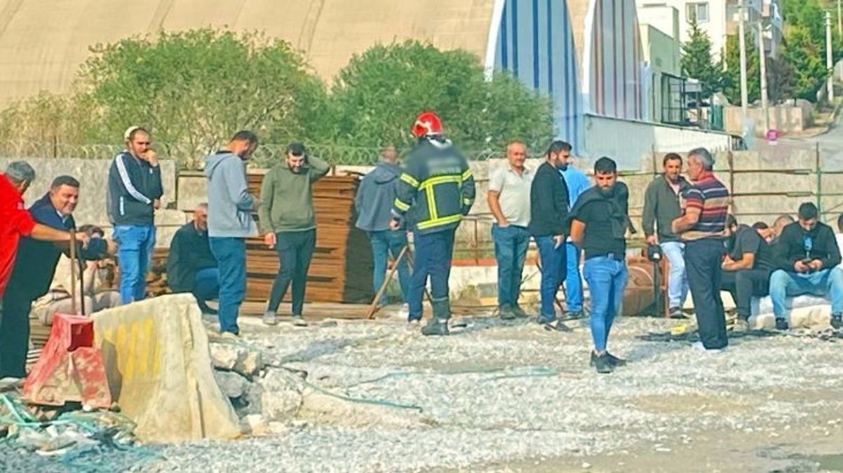 Gebze’deki metro inşaatının işçileri, maaşlarını alamadıkları gerekçesiyle grev başlattı
